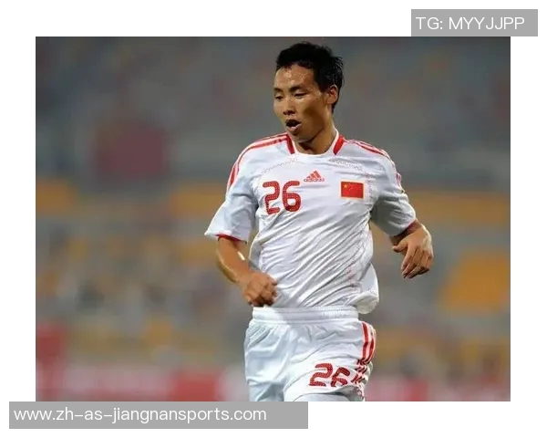 中国足球被举牌球星引发热议 未来发展备受关注