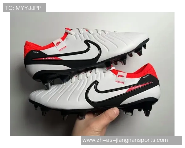 球星穿过的那些经典足球鞋背后的故事与传奇