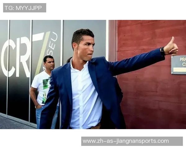 英超足球传奇C罗折射卡片引领球迷收藏新时代